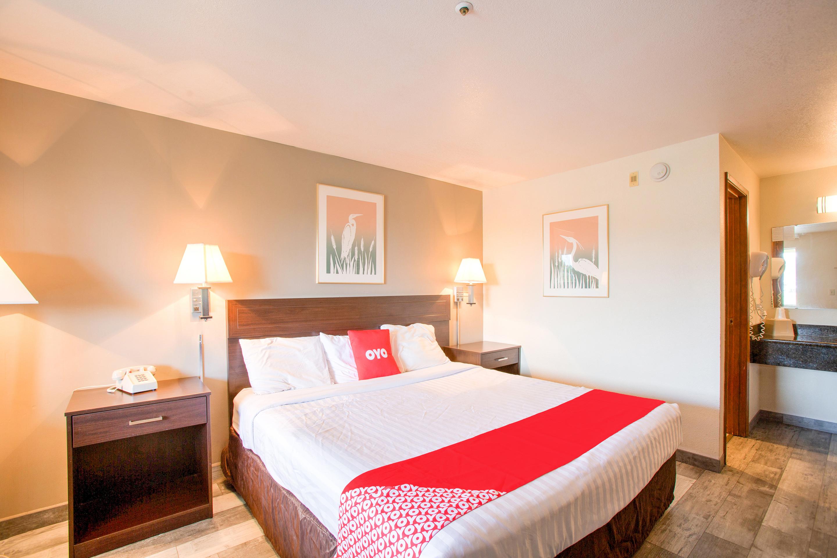 Oyo Woodland Hotel And Suites Ngoại thất bức ảnh