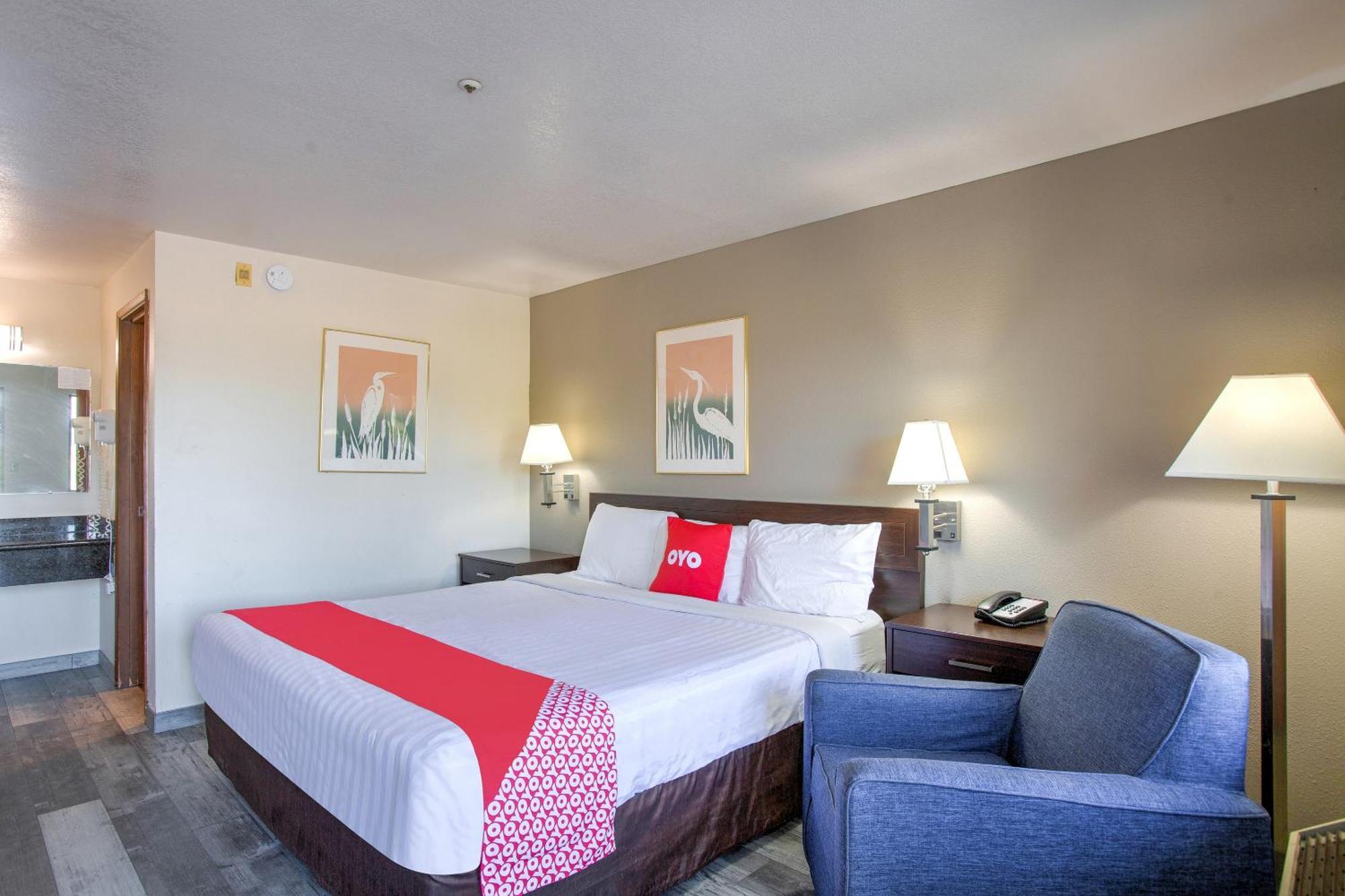 Oyo Woodland Hotel And Suites Ngoại thất bức ảnh