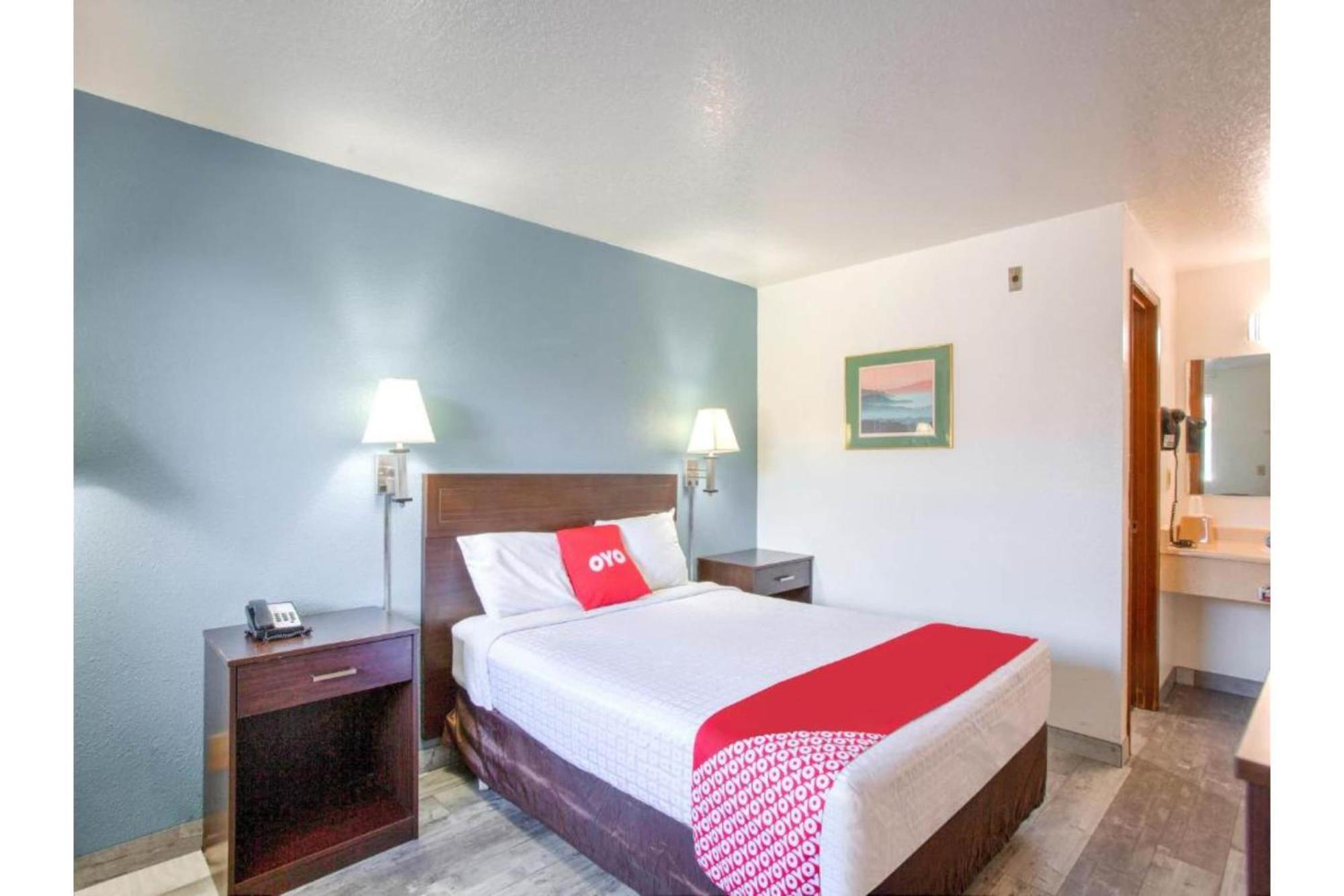 Oyo Woodland Hotel And Suites Ngoại thất bức ảnh