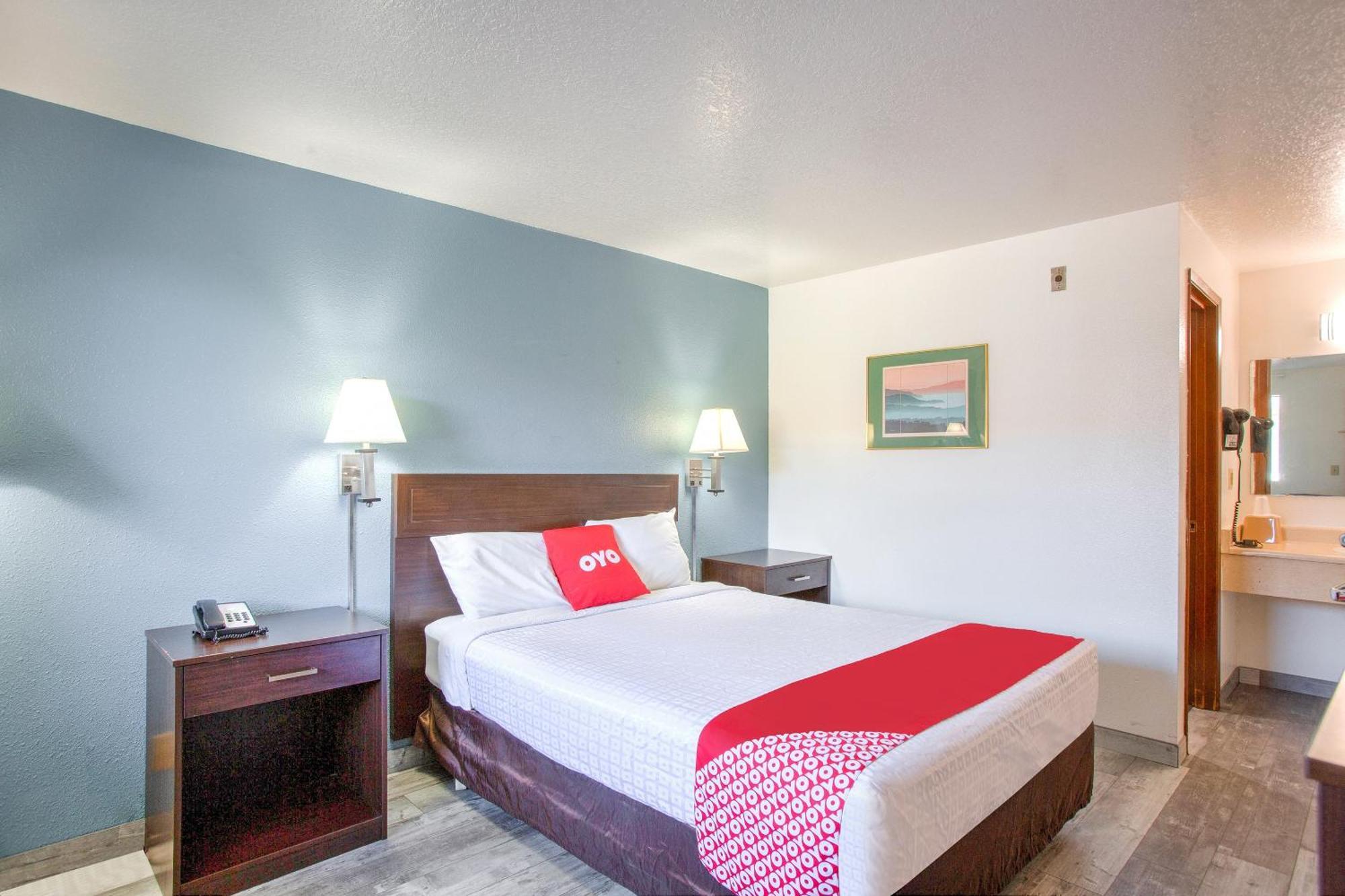 Oyo Woodland Hotel And Suites Ngoại thất bức ảnh