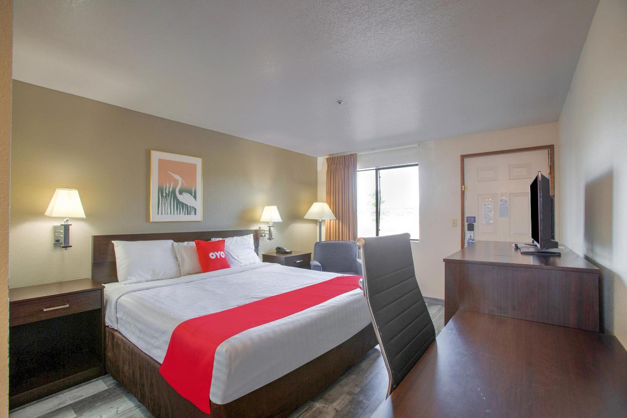 Oyo Woodland Hotel And Suites Ngoại thất bức ảnh
