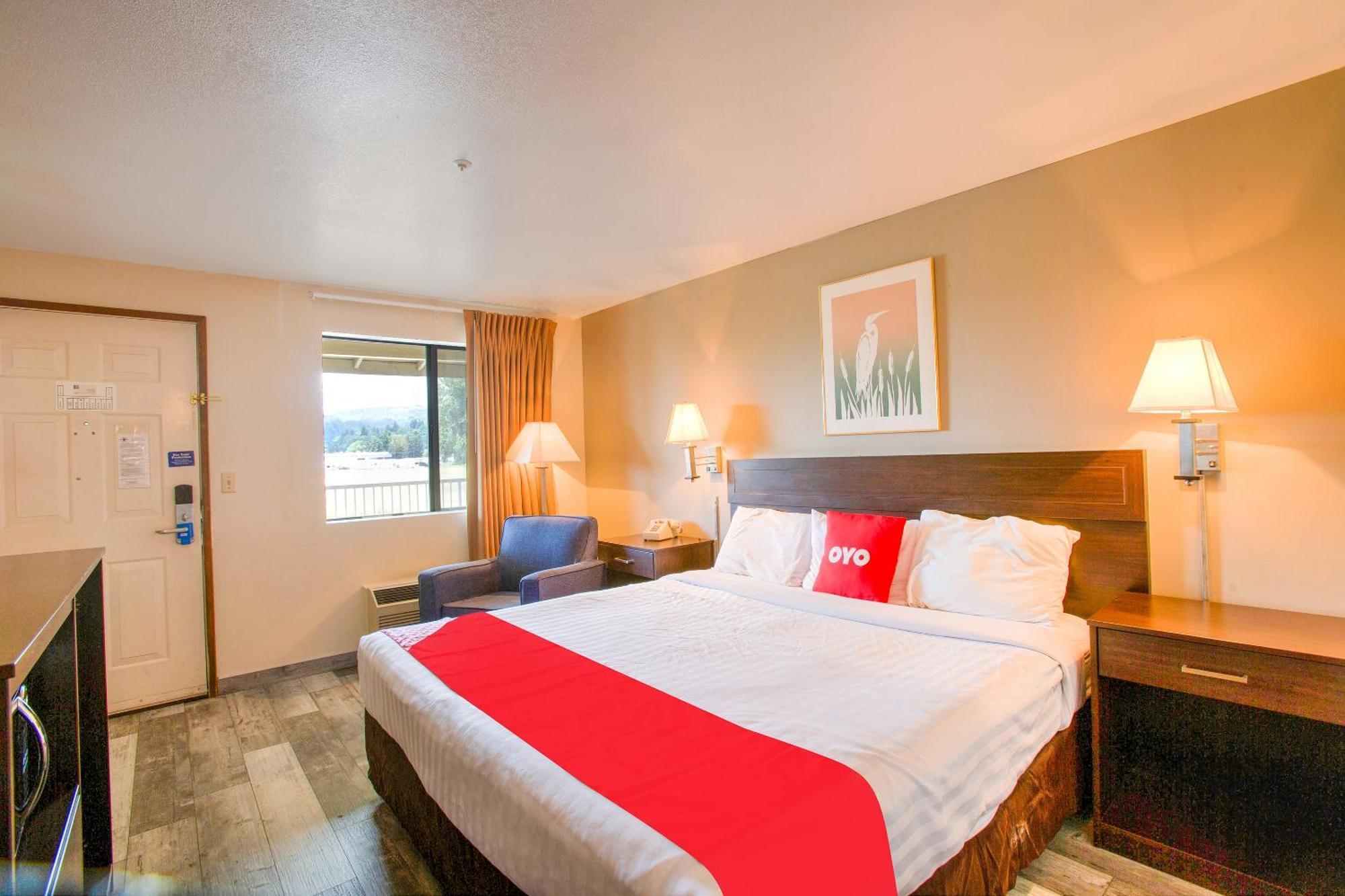 Oyo Woodland Hotel And Suites Ngoại thất bức ảnh